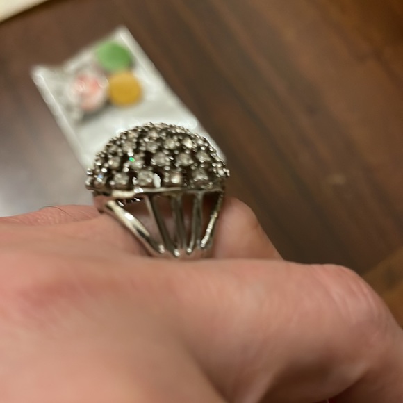 Faux Diamond clusters in a round silver setting cocktail ring nwot - Picture 3 of 6